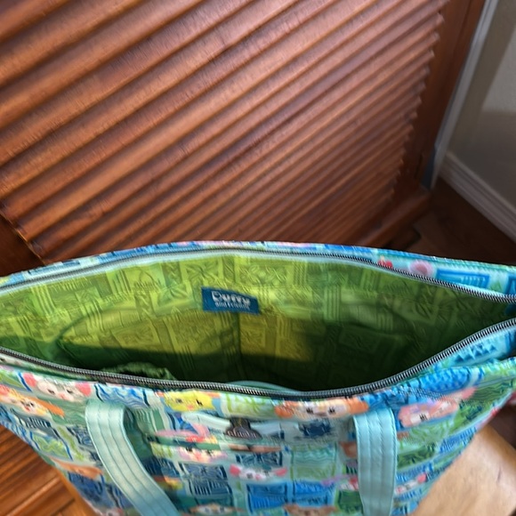 Disney Aulani Duffy Lug tote 16 “ across at top zipper - Picture 5 of 9